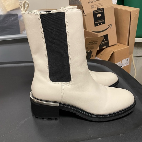 Vince Camuto ‘KOURTLY BOOTIE’ - Picture 9 of 10